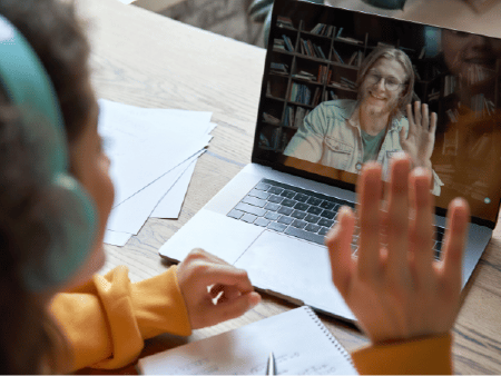 Clases de inglés online a través de la plataforma School Online